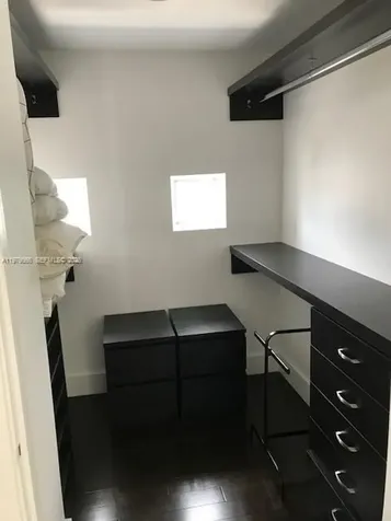 421 Meridian Avenue Miami Beach FL 33139