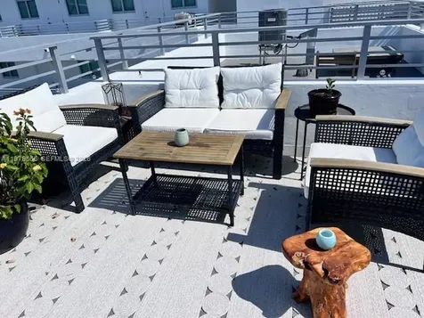 421 Meridian Avenue Miami Beach FL 33139