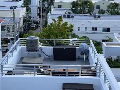 421 Meridian Avenue Miami Beach FL 33139