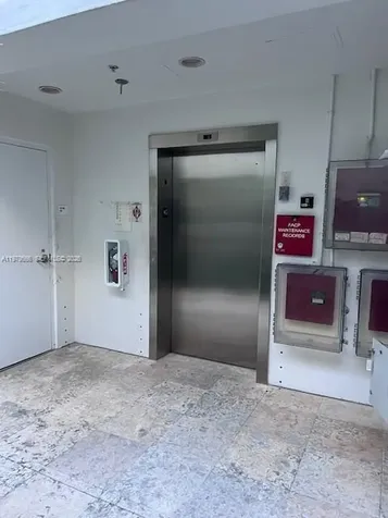 421 Meridian Avenue Miami Beach FL 33139