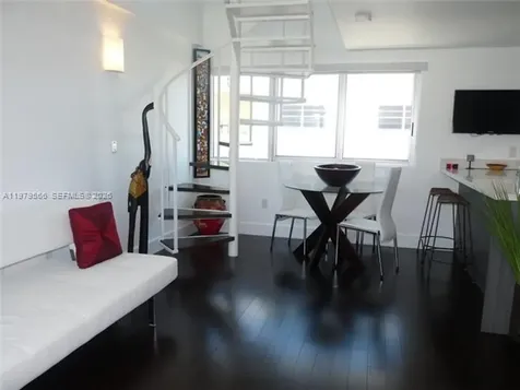 421 Meridian Avenue Miami Beach FL 33139
