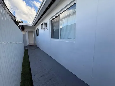 7550 NW 2nd Terrace Miami FL 33126