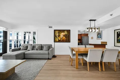 5225 Collins Avenue Miami Beach FL 33140