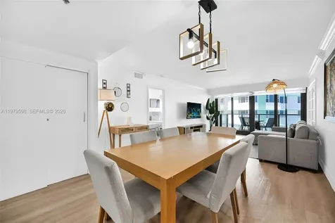 5225 Collins Avenue Miami Beach FL 33140