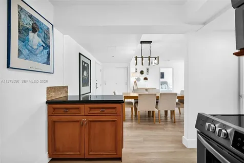 5225 Collins Avenue Miami Beach FL 33140