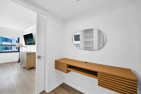 5225 Collins Avenue Miami Beach FL 33140