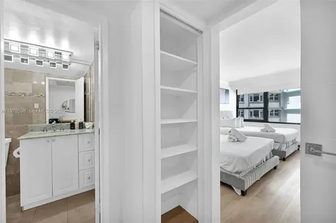 5225 Collins Avenue Miami Beach FL 33140