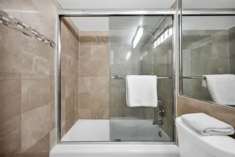 5225 Collins Avenue Miami Beach FL 33140