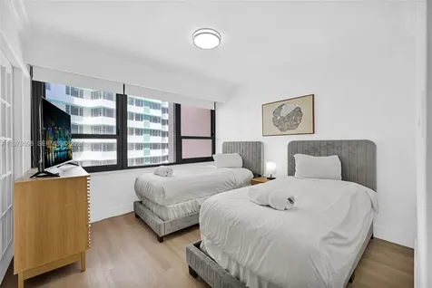 5225 Collins Avenue Miami Beach FL 33140
