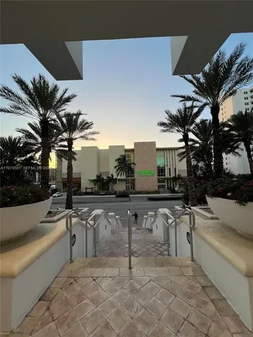 3101 S Ocean Drive Hollywood FL 33019