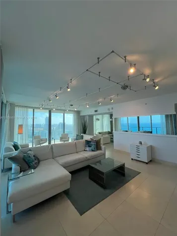 3101 S Ocean Drive Hollywood FL 33019