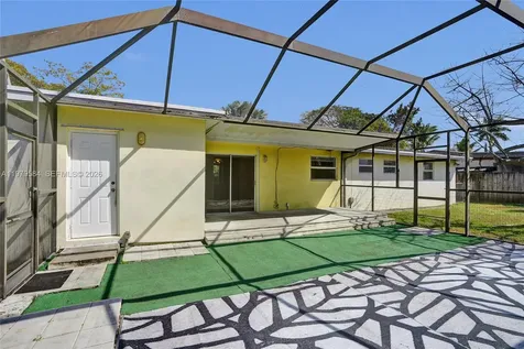 19830 SW 92nd Avenue Cutler Bay FL 33157