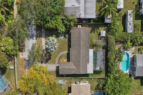 19830 SW 92nd Avenue Cutler Bay FL 33157