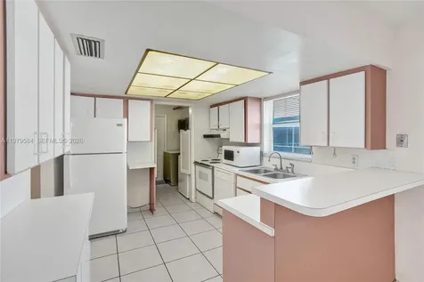 19830 SW 92nd Avenue Cutler Bay FL 33157