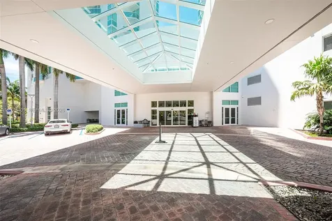 19400 Turnberry Way Aventura FL 33180