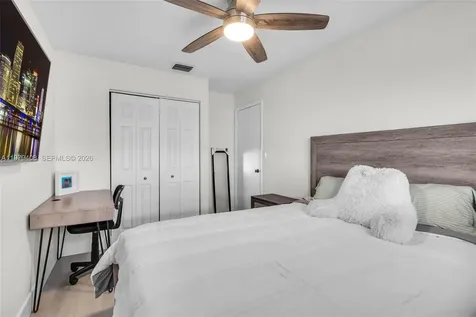1305 NW 122nd Terrace Pembroke Pines FL 33026