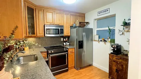 483 N Pine Island Road Plantation FL 33324