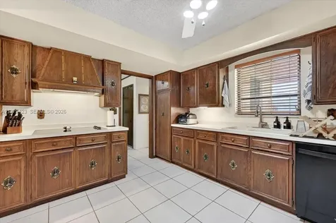 8261 SW 186th Street Cutler Bay FL 33157