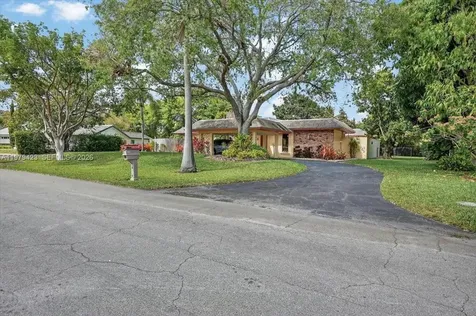 8261 SW 186th Street Cutler Bay FL 33157