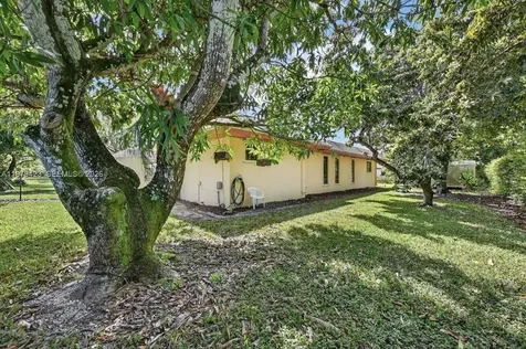 8261 SW 186th Street Cutler Bay FL 33157