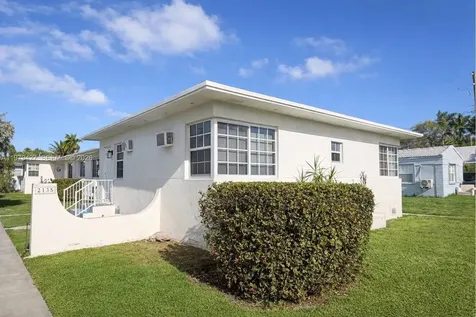 2135 Bay Drive Miami Beach FL 33141