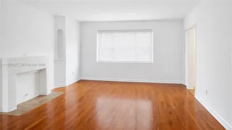 2135 Bay Drive Miami Beach FL 33141