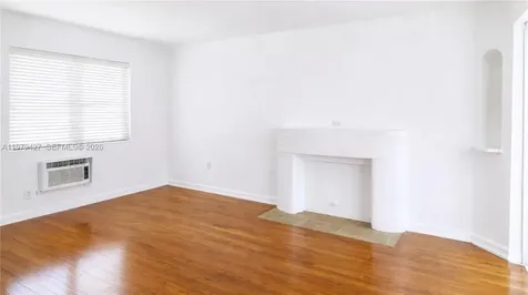 2135 Bay Drive Miami Beach FL 33141