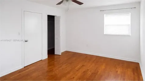 2135 Bay Drive Miami Beach FL 33141