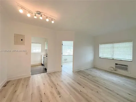 840 10th Street Miami Beach FL 33139