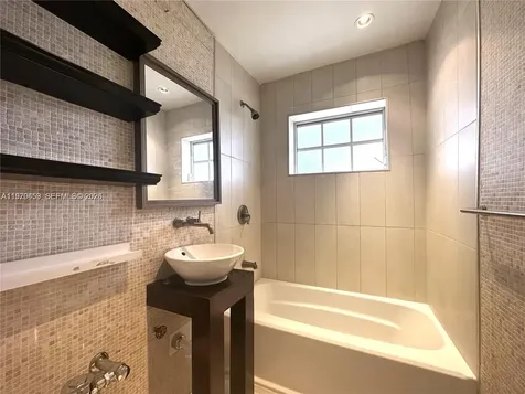840 10th Street Miami Beach FL 33139