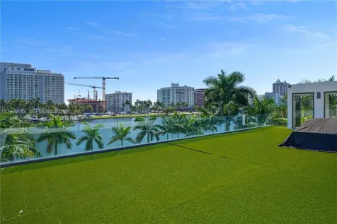 5501 Pine Tree Drive Miami Beach FL 33140