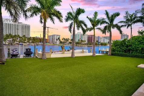 5501 Pine Tree Drive Miami Beach FL 33140