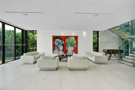 5501 Pine Tree Drive Miami Beach FL 33140