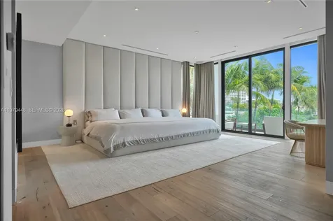 5501 Pine Tree Drive Miami Beach FL 33140