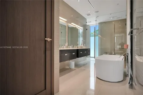 5501 Pine Tree Drive Miami Beach FL 33140