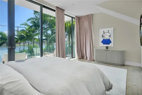 5501 Pine Tree Drive Miami Beach FL 33140