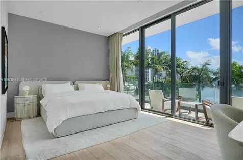 5501 Pine Tree Drive Miami Beach FL 33140