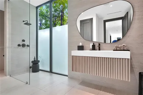 5501 Pine Tree Drive Miami Beach FL 33140
