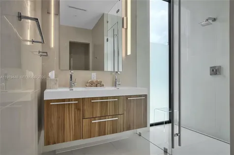 5501 Pine Tree Drive Miami Beach FL 33140