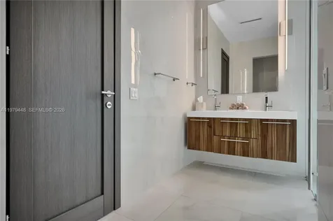 5501 Pine Tree Drive Miami Beach FL 33140