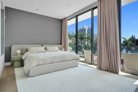 5501 Pine Tree Drive Miami Beach FL 33140