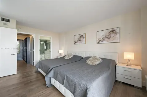 20505 E Country Club Drive Aventura FL 33180