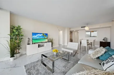 20505 E Country Club Drive Aventura FL 33180