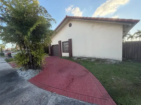 1090 NW 128th Court Miami FL 33182