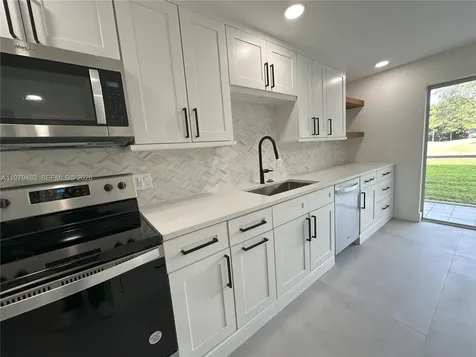 9470 Tangerine Place Davie FL 33324