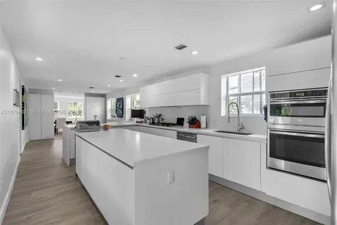 707 W 54th Street Miami Beach FL 33140