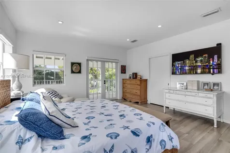 707 W 54th Street Miami Beach FL 33140