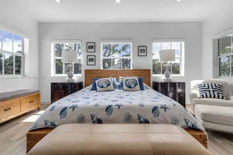 707 W 54th Street Miami Beach FL 33140