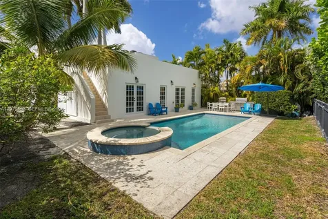 707 W 54th Street Miami Beach FL 33140