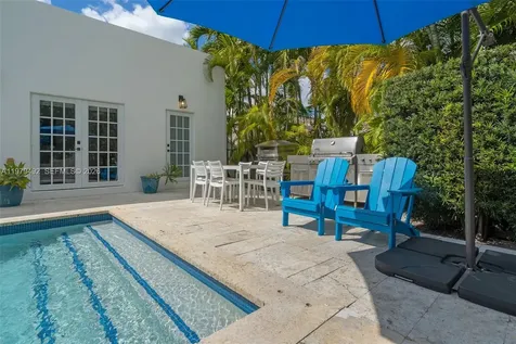 707 W 54th Street Miami Beach FL 33140